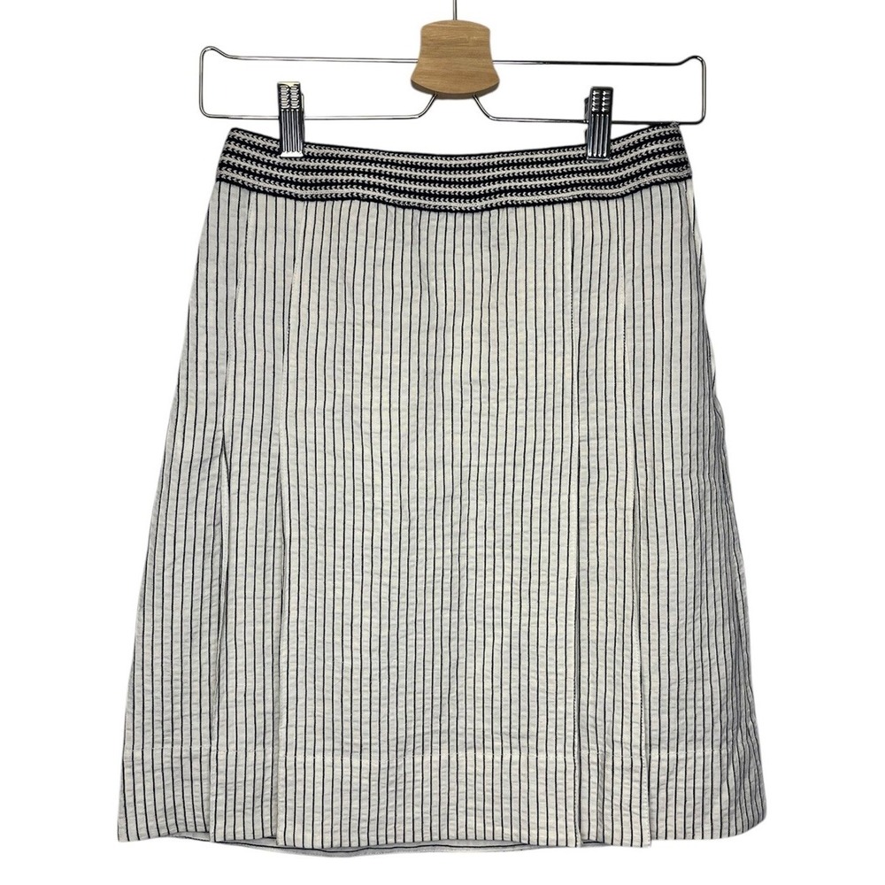 St‎ John Sport Seersucker Pleated Skirt White Navy Stripe Preppy Old Money sz 0